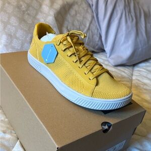 New Shoes - ADAPT KNIT TRAINER in BOX